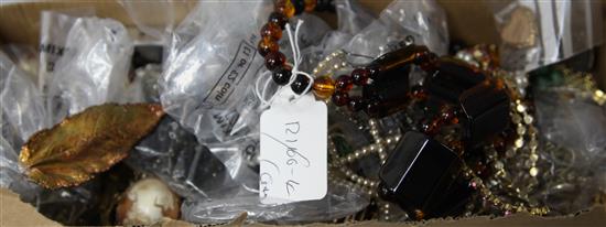 A large quantity of costume jewellery.